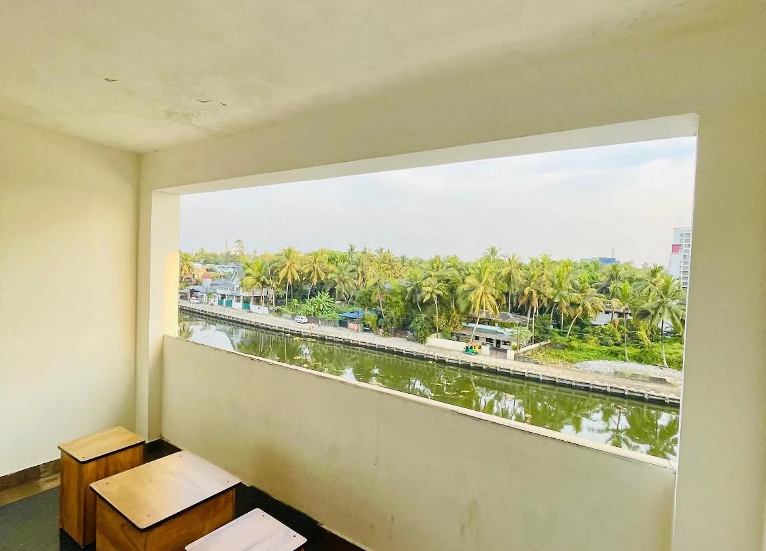 Oval Retreat Cochin Apartment Kochi