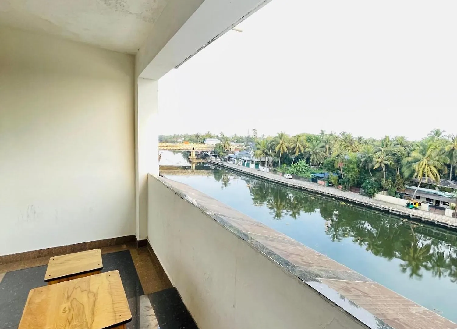 Oval Retreat Cochin Apartment Kochi
