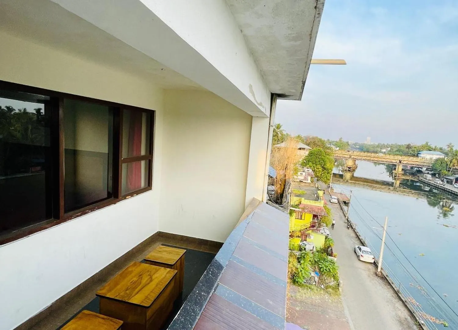 Oval Retreat Cochin Apartment Kochi
